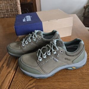 Teva Ahnu Waterproof Trail Shoes Sneakers Women's Olive Green 6.5